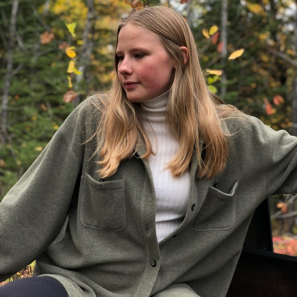 Meet your Posher, Rachel - Picture 1 of 1